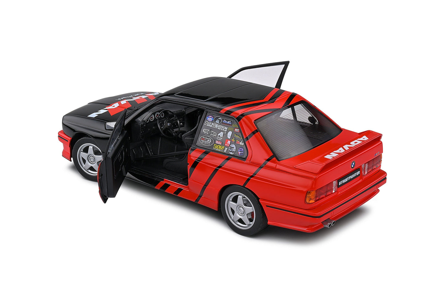 Macheta auto BMW E30 M3 Drift Team (1990) 1:18 Solido