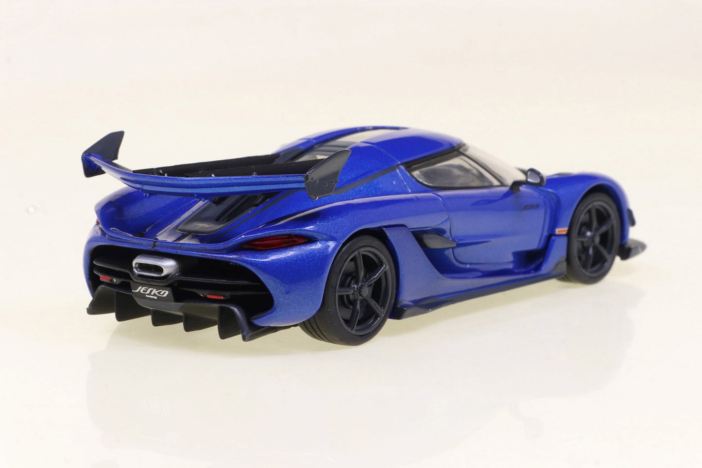 Macheta auto Koenigsegg Jesko  (2021) 1:43 Solido