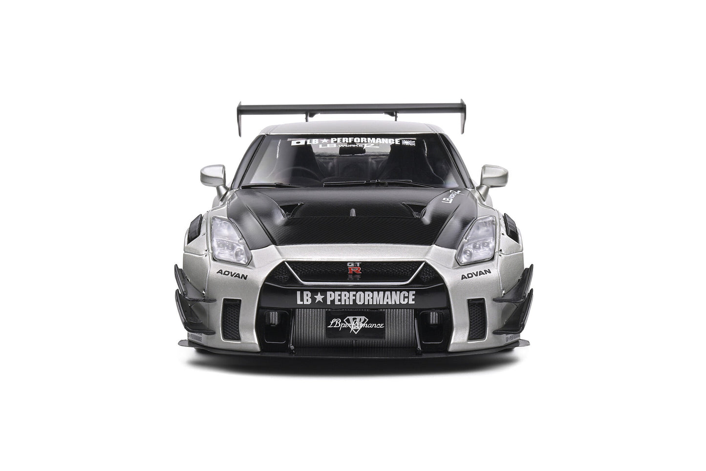 Macheta auto Nissan GT-R (R35) W/ Liberty Walk Body Kit 2.0  (2020) 1:18 Solido